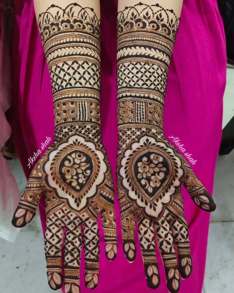 Aksha Shah - Mehendi Designer