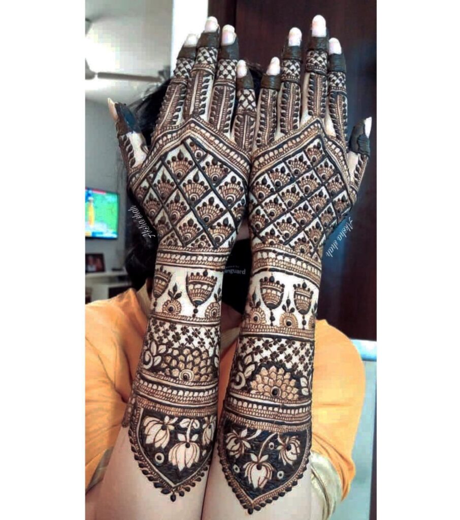 Aksha Shah - Mehendi Designer