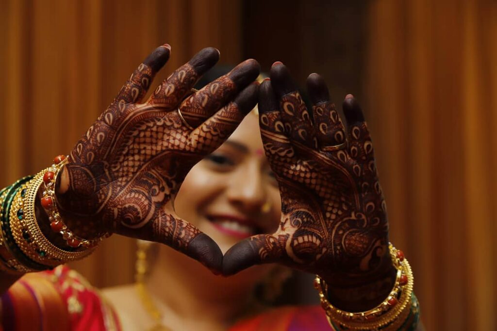 Aksha Shah - Mehendi Designer