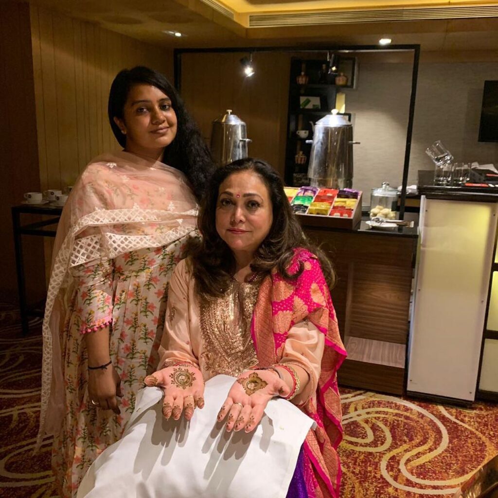 Aksha Shah - Mehendi Designer
