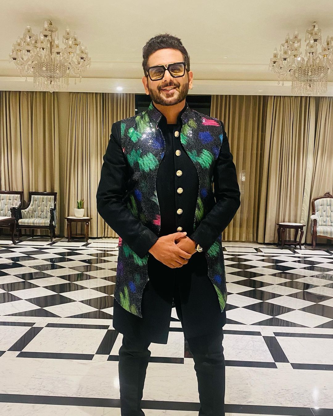 Anchor Azhar Kazi