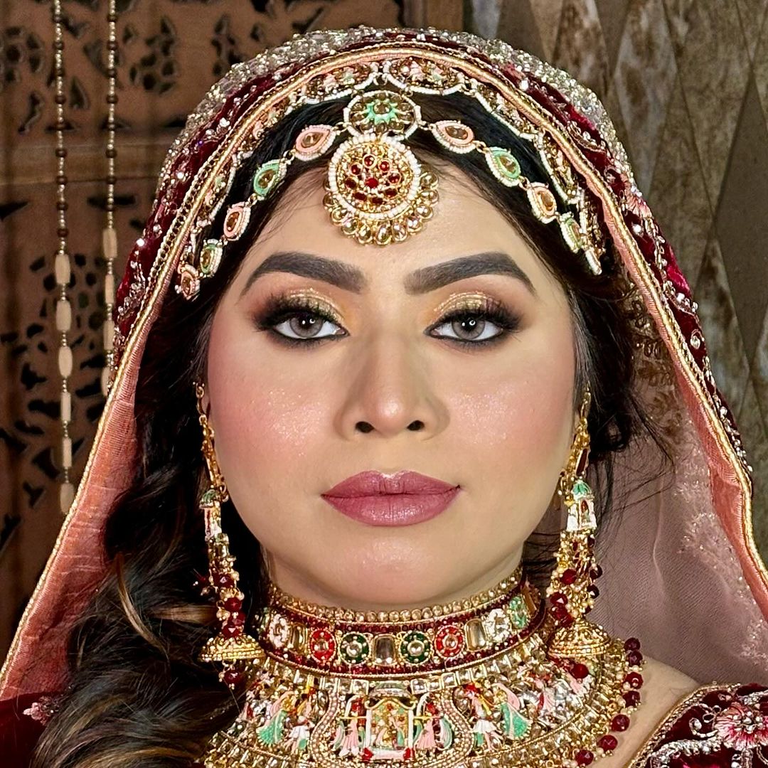 Amna Makeovers